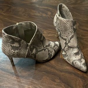 Fergalicious ankle boots size 5.5 snakeskin